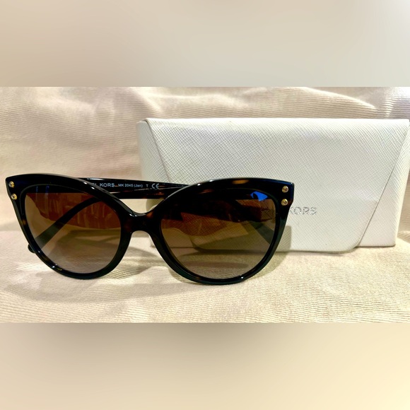 POLARIZED* Michael Kors Cat Eye Sunglasses - Picture 4 of 7